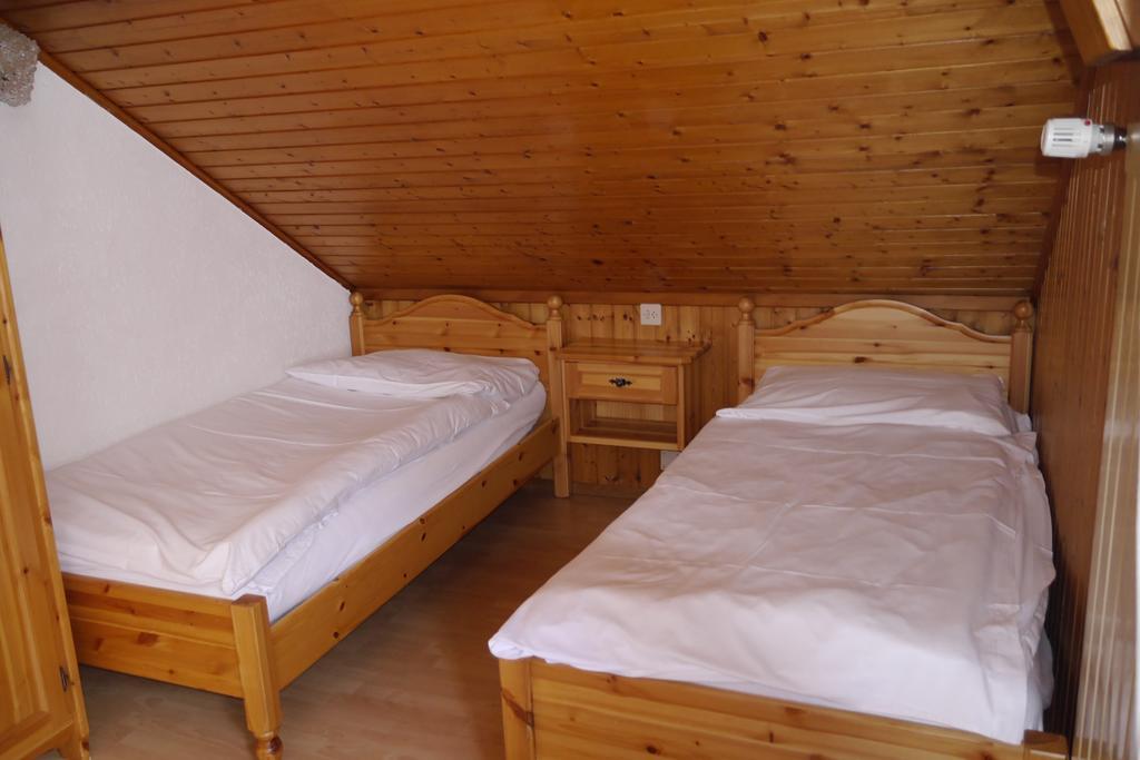 Hotel - Petit-Dejeuner Le Trift Zinal Habitación foto